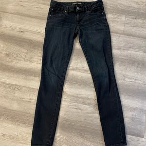 Express dark wash stretchy jeans 4L